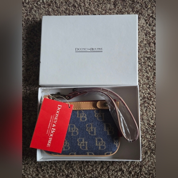 VTG Dooney & Bourke Blue And Brown Signature Wristlet NWT - Picture 1 of 4